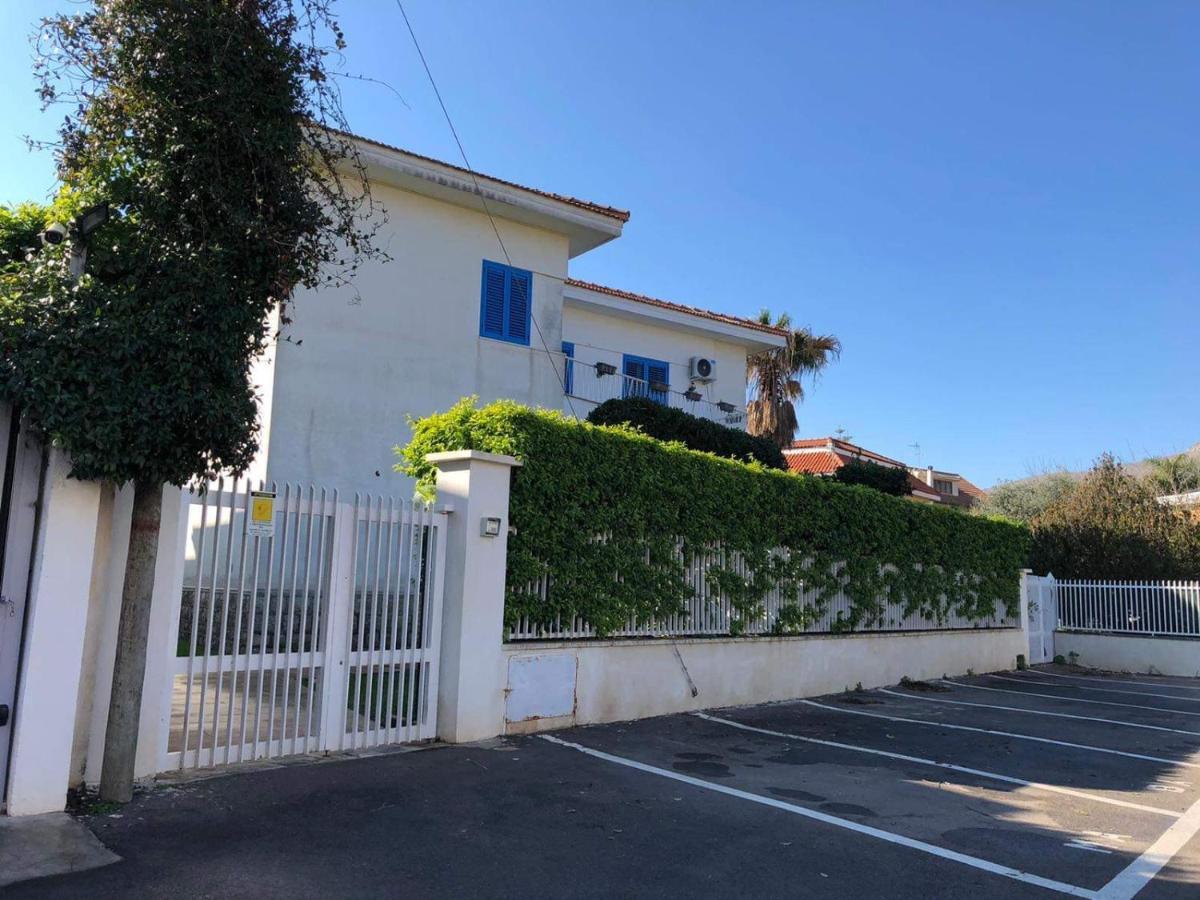 Вілла Mondello Beach The House With Green Lawns Екстер'єр фото